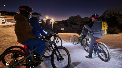 Noct'e-Bike : Descente Funky en VTTAE sur neige de nuit