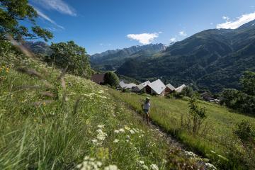 Balade au hameau du col jusqu'aux 3 Croix - Itinéraire de randonnée pédestre