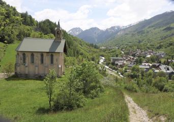 Balade à la Chapelle Saint Pierre, sentier côté village - Itinéraire de randonnée pédestre