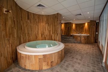 Spa & Espace détente de la piscine