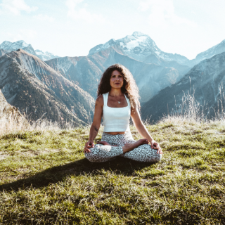 Bien- être : Yoga & Massages à domicile – Belle & Alignée