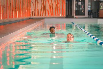 Piscine et toboggan