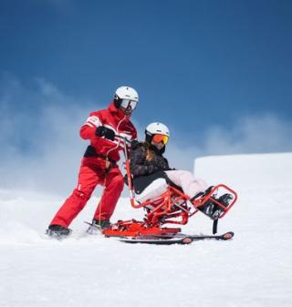 Handiski : service de fauteuil guidé avec l'ESF