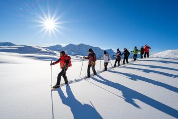 Raquettes avec les accompagnateurs en montagne