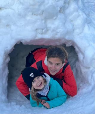 Sortie raquette pour enfant Marie et David Crockett avec construction d'igloo