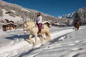 Balade à cheval sur neige