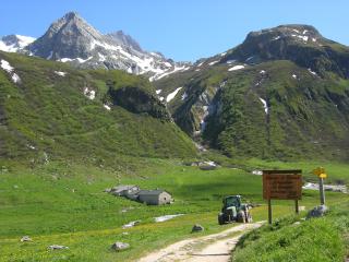 L'Alpage de Ritort et le refuge de Péclet-Polset