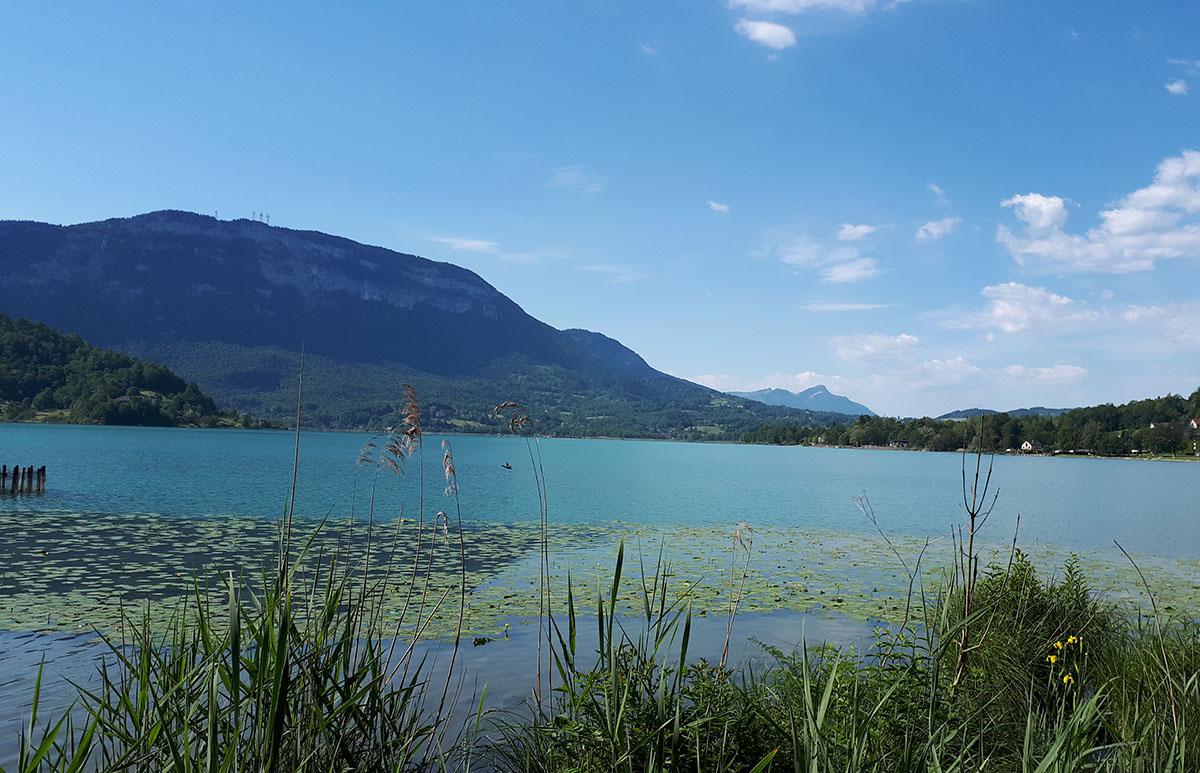 Top 4 des lacs intimistes de Savoie Top 4 des lacs intimistes de Savoie