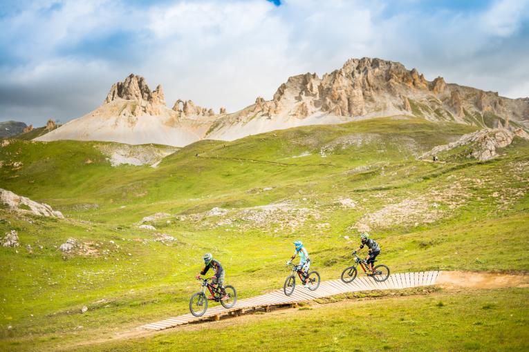 Où faire du VTT en famille : les meilleurs parcours pour enfants 