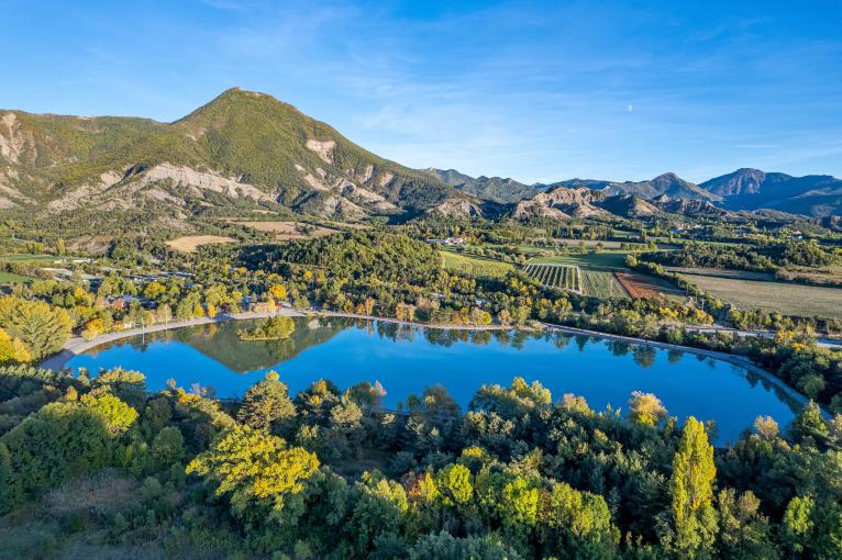 Où se baigner dans les Alpes du sud : lacs, plans d’eau et bases de loisirs 