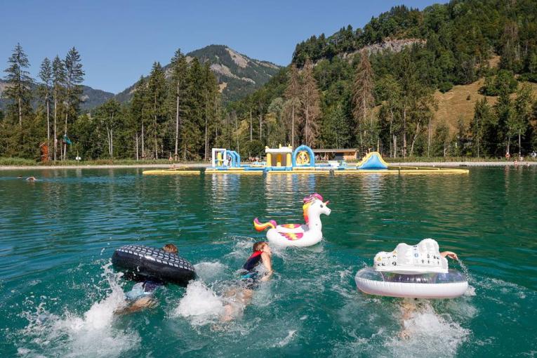 Où trouver un lac de baignade en station ? 