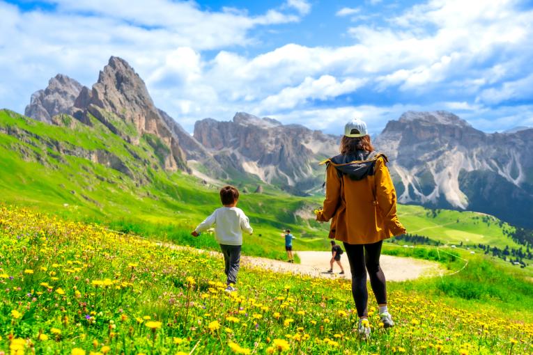 Pourquoi partir à la montagne pendant les ponts de mai ? Une escapade idéale pour se ressourcer