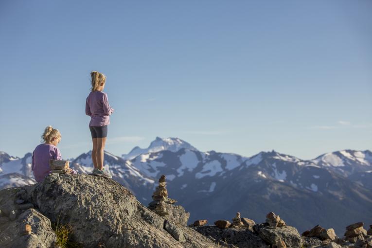 Pourquoi partir à la montagne pendant les ponts de mai ? Une escapade idéale pour se ressourcer