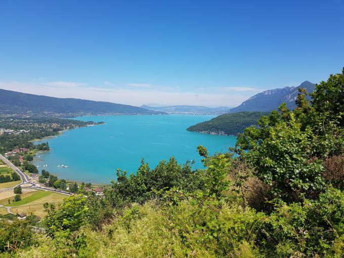 Ressourcez-vous au bord des lacs de Savoie Mont Blanc !