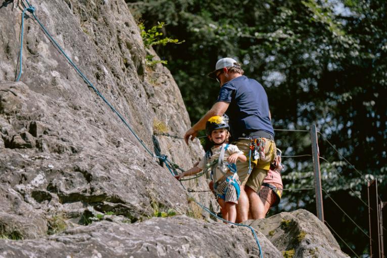 Top 8 meilleurs spots d’escalade à faire en famille