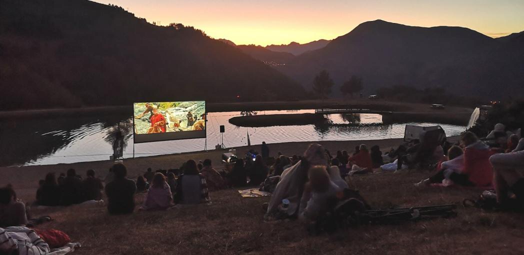 Tourisme nocturne : comment la montagne se vit aussi la nuit ?