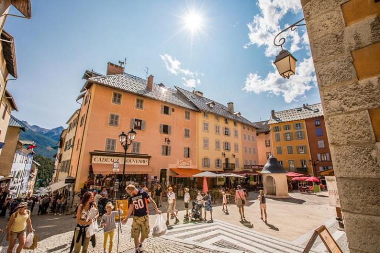 Vacances d’été à Serre Chevalier : activités et détente pour toute la famille