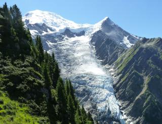 Les glaciers de montagne en été