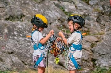 Top 8 meilleurs spots d’escalade à faire en famille