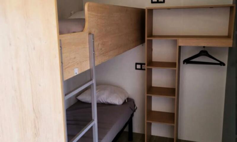 Urlaub in den Bergen 3-Zimmer-Mobilheim für 4 Personen (Confort 33m²) - Alpha Camping Holding - Camping les Prés du Verdon  - Quinson - Draußen im Sommer