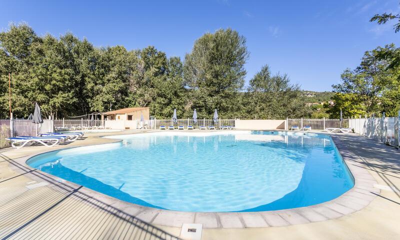 Vakantie in de bergen Alpha Camping Holding - Camping les Prés du Verdon  - Quinson - Buiten zomer