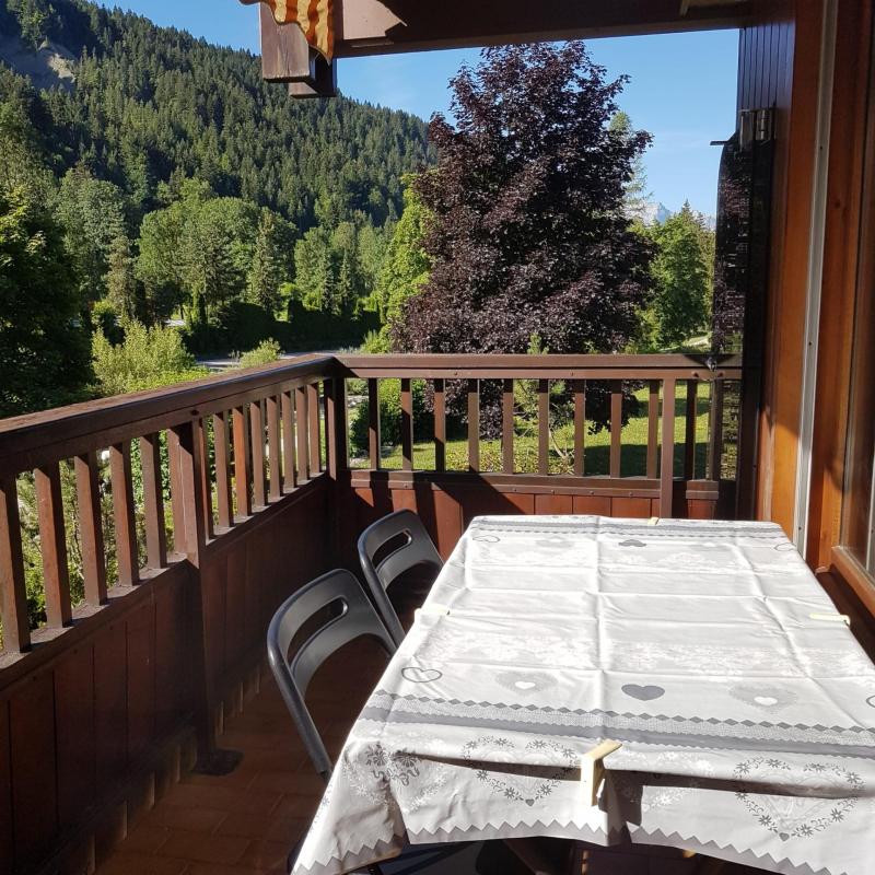 Holiday in mountain resort 2 room apartment cabin 6 people (B11) - Alpina - Le Grand Bornand - Balcony