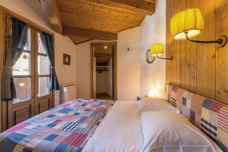 Holiday in mountain resort 6 room triplex chalet 10 people - ALPINUM - Courchevel - Bedroom