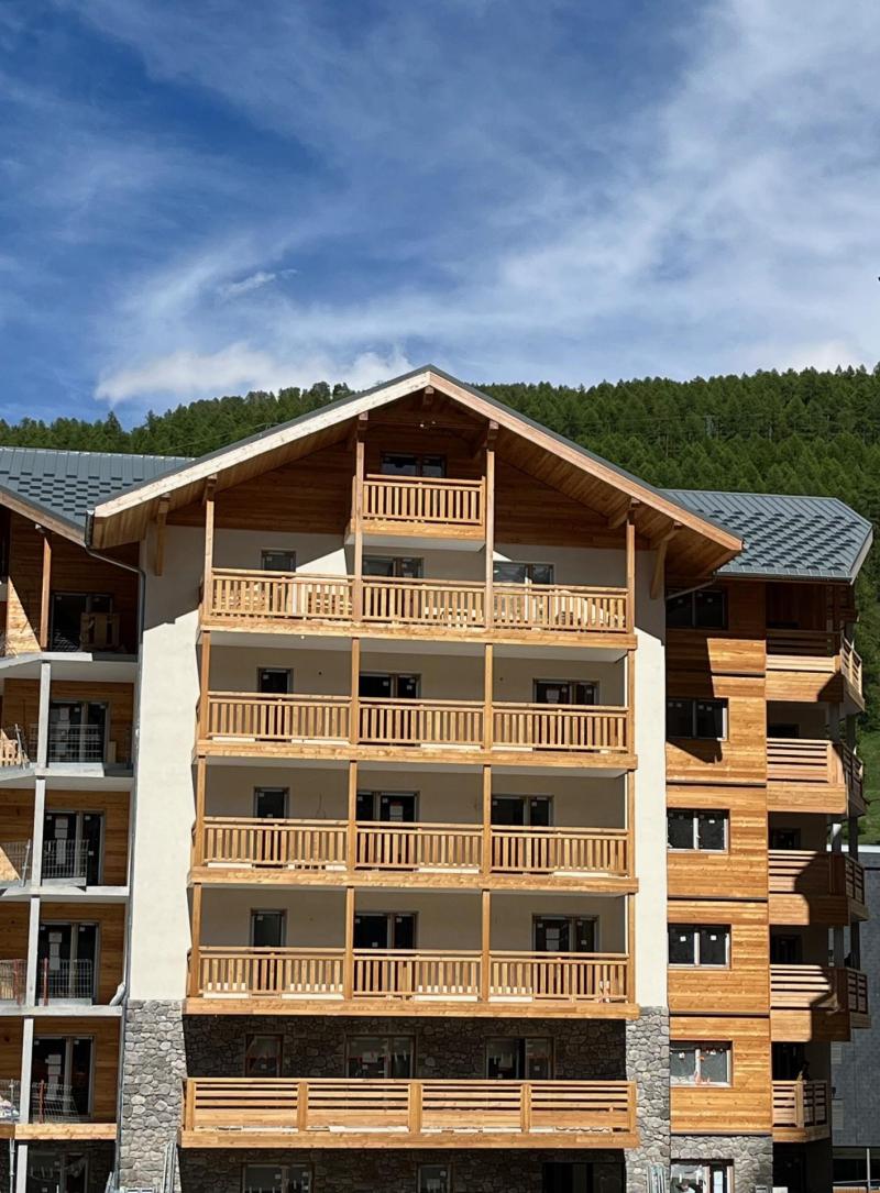 Rent in ski resort ARYA - Living Stone - Vars - Summer outside