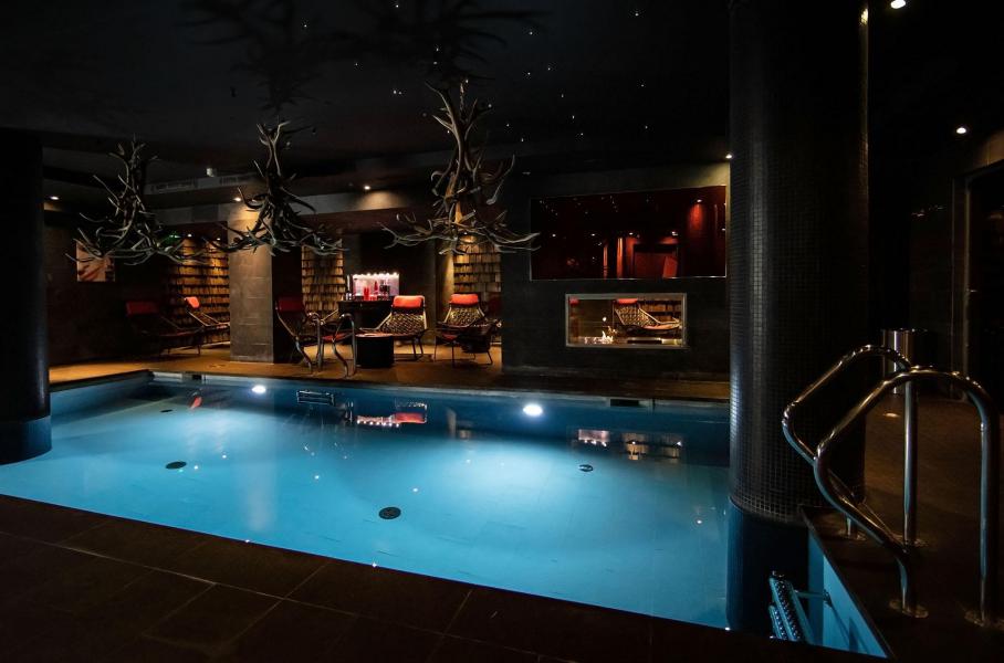 Vacanze in montagna Avenue Lodge Hôtel - Val d'Isère - Piscina