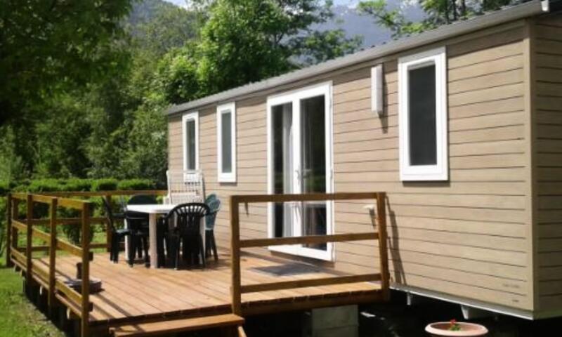 Wakacje w górach Mobil-home 4 pokojowy dla 6 osób (32m²) - Camping A la Rencontre du Soleil - Le Bourg d'Oisans - Na zewnątrz latem