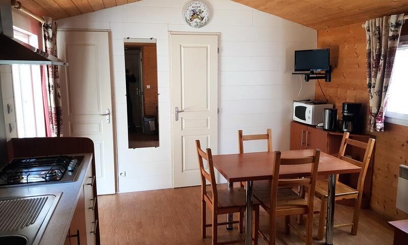 Vacaciones en montaña Chalet 3 piezas para 6 personas (Confort 33m²) - Camping Caravaneige L'Iscle de Prelles - Saint-Martin-de-Queyrières - Verano