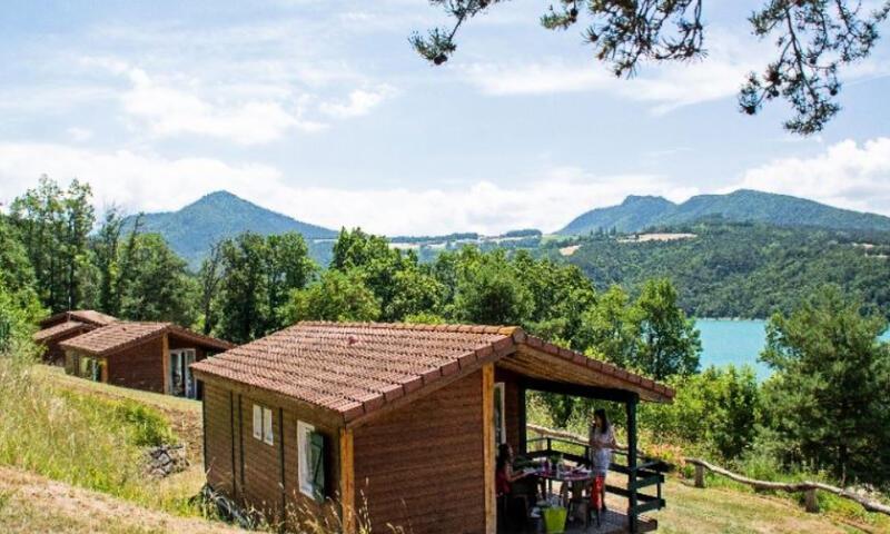 Urlaub in den Bergen 3 Zimmer Chalet für 5 Personen (29m²) - Camping de Savel  - Mayres-Savel - Draußen im Sommer