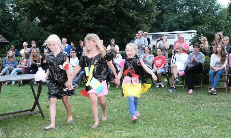 Wakacje w górach Camping Flower Ser Sirant - Saint-Théoffrey - Na zewnątrz latem