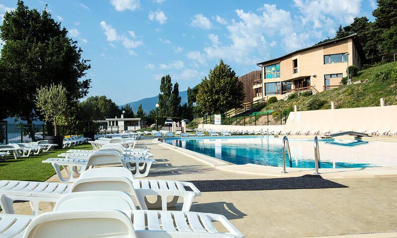 Vacances en montagne Camping l'Ecrin du Lac - Chorges - Extérieur été