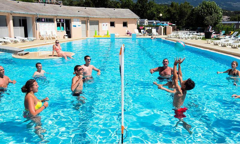 Wakacje w górach Camping l'Ecrin du Lac - Chorges - Na zewnątrz latem