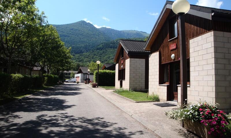 Vakantie in de bergen Camping Le Pas de l'Ours - Aston - Buiten zomer