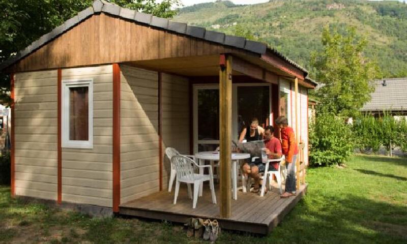 Urlaub in den Bergen 3 Zimmer Chalet für 2 Personen (27m²) - Camping Le Pas de l'Ours - Aston - Draußen im Sommer