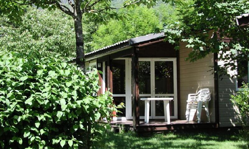 Urlaub in den Bergen 3 Zimmer Chalet für 4 Personen (35m²) - Camping Le Pas de l'Ours - Aston - Draußen im Sommer