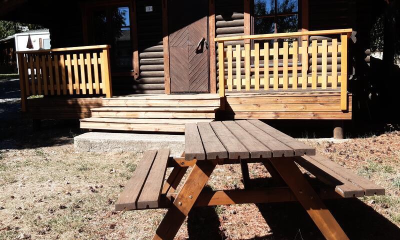 Holiday in mountain resort 3 room chalet 4 people (31m²) - Camping Les Jardins d'Estavar - Estavar - Summer outside