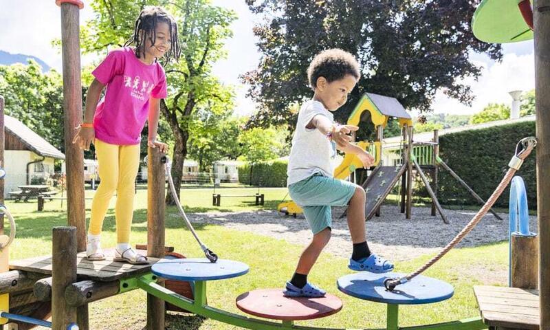 Vacances en montagne Camping Romanée La Ferme de la Serraz - Doussard - Extérieur été