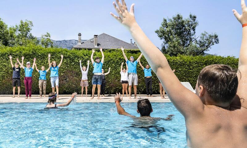 Vakantie in de bergen Camping Romanée La Ferme de la Serraz - Doussard - Buiten zomer