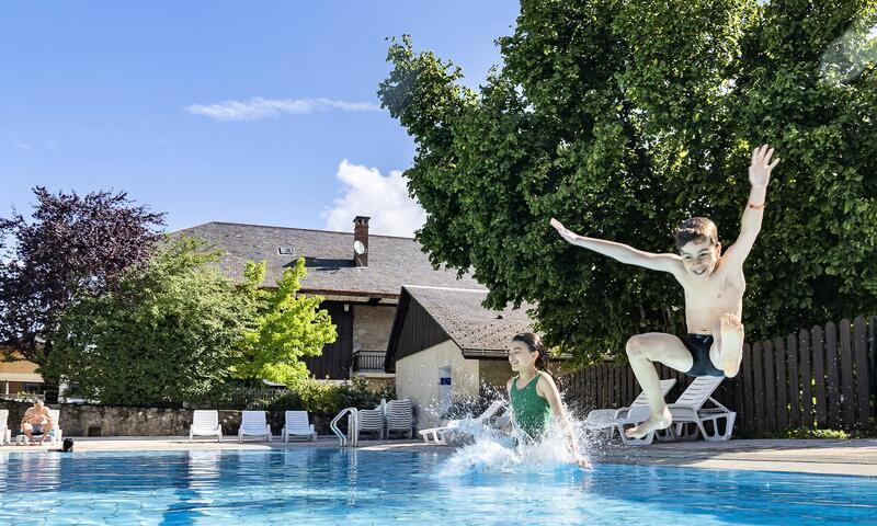 Vacances en montagne Camping Romanée La Ferme de la Serraz - Doussard - Extérieur été