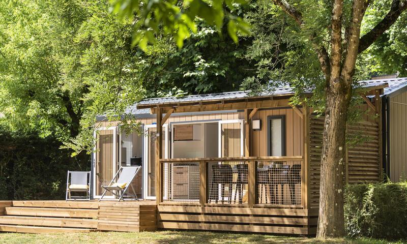 Wakacje w górach Mobil-home 3 pokojowy dla 4 osób (27m²) - Camping Romanée La Ferme de la Serraz - Doussard - Na zewnątrz latem