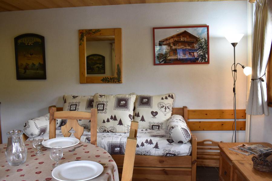 Holiday in mountain resort 2 room apartment 4 people (3) - Chalet Alpen Rose - Méribel - Living room