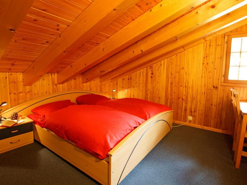 Holiday in mountain resort Chalet Alpina P12 - La Tzoumaz - Bedroom under mansard