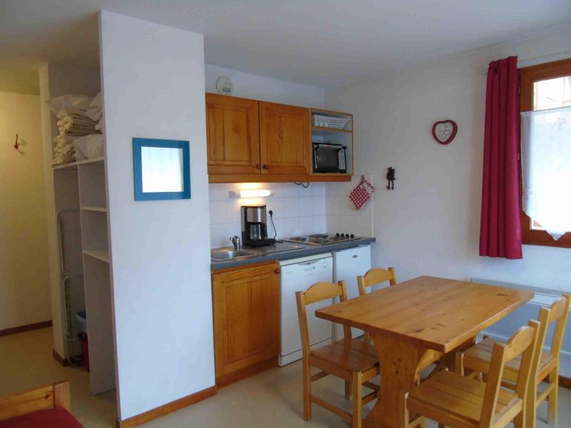 Holiday in mountain resort 2 room apartment 4 people (G02) - Chalet Arrondaz - Valfréjus - Living room