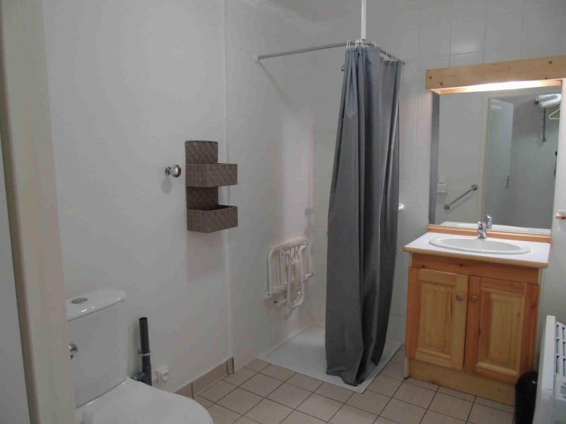 Holiday in mountain resort 2 room apartment 6 people (E2) - Chalet Arrondaz - Valfréjus