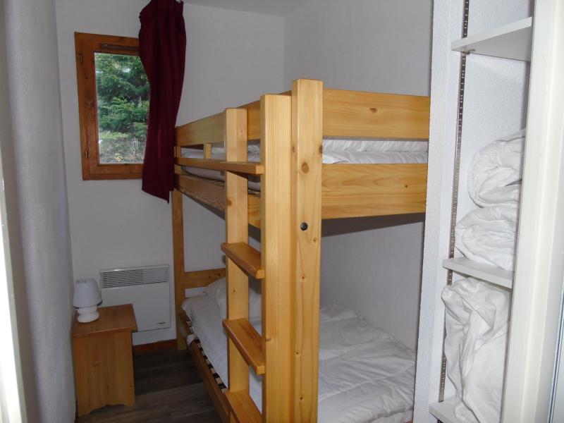 Holiday in mountain resort 3 room apartment cabin 6 people (C3) - Chalet Arrondaz - Valfréjus - Bunk beds