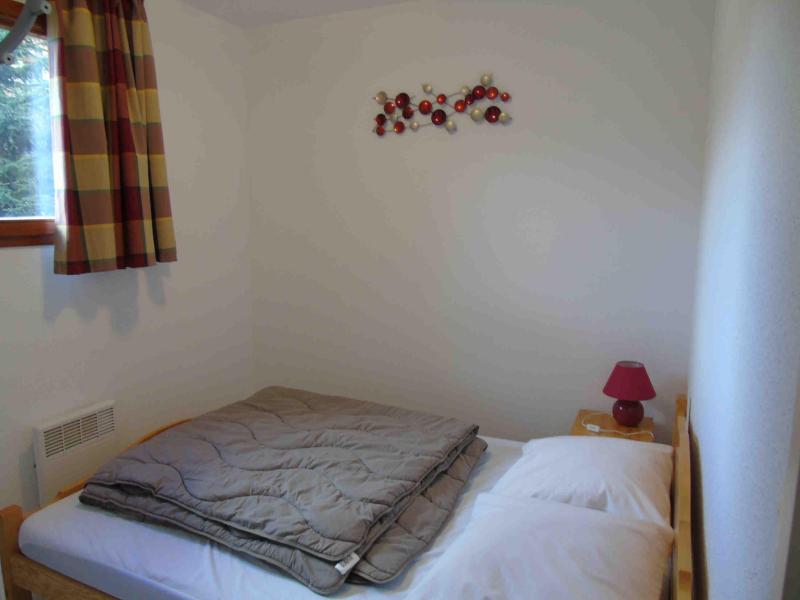 Holiday in mountain resort 3 room apartment cabin 6 people (E3) - Chalet Arrondaz - Valfréjus - Bedroom