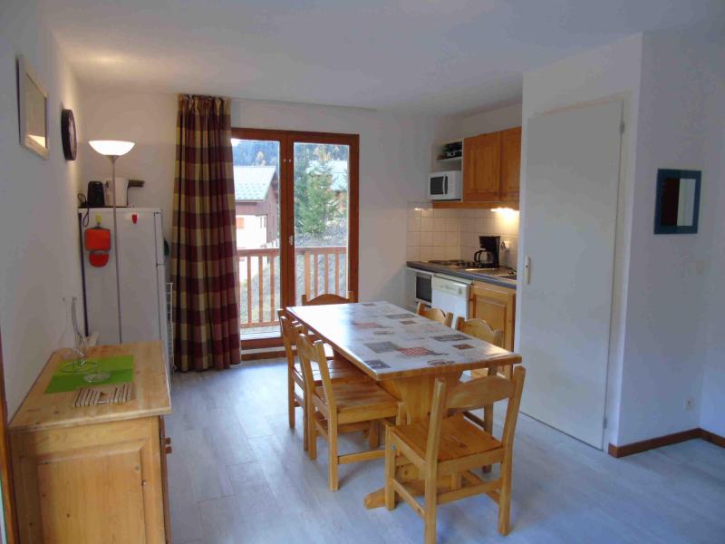 Holiday in mountain resort 3 room apartment cabin 6 people (E3) - Chalet Arrondaz - Valfréjus - Living room